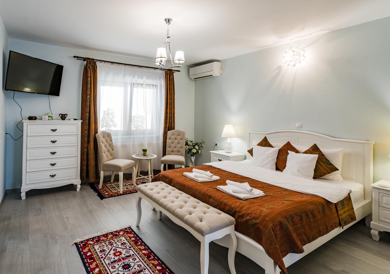 White Room Double Room Accomodation in Sighisoara next to The Medieval Citadel